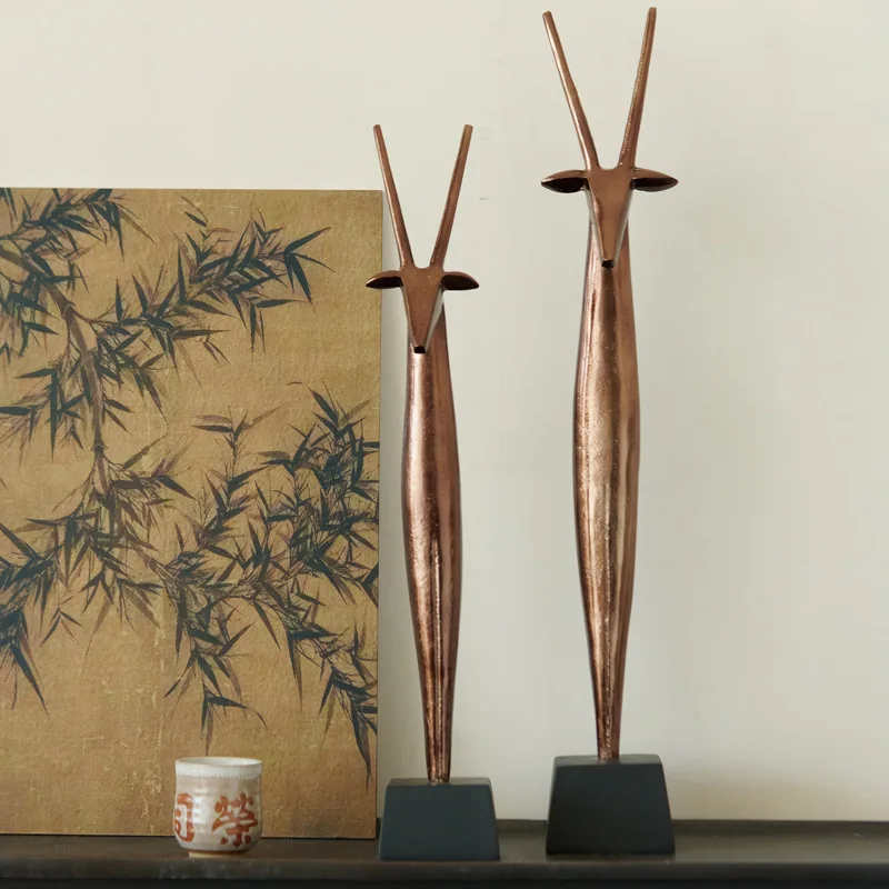 Modern simple bronze gold abstract animal leader sculpture home model room entrance metal decoration ornament