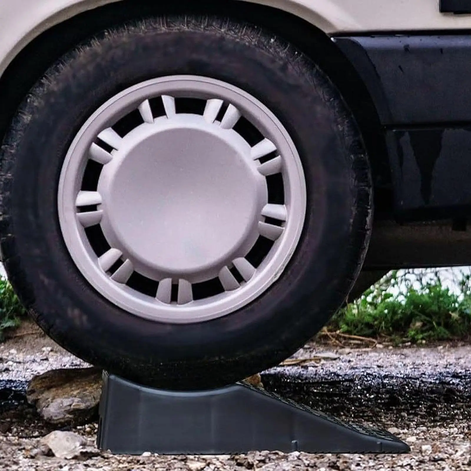 

Рампа для прицепа Tandem, противоскользящая, профессиональная для замены шин со сливными вентиляционными отверстиями, портативная рампа для замены шин, высота подъема 5,5 дюйма