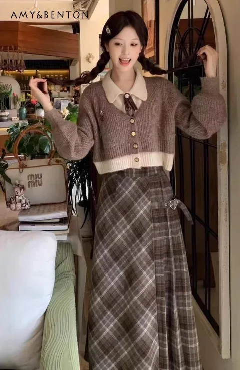 

2025 Autumn Winter New Korean Style College Style Turn-Down Collar Long Sleeve Coffee Color Knitted Sweater Plaid Skirt Set