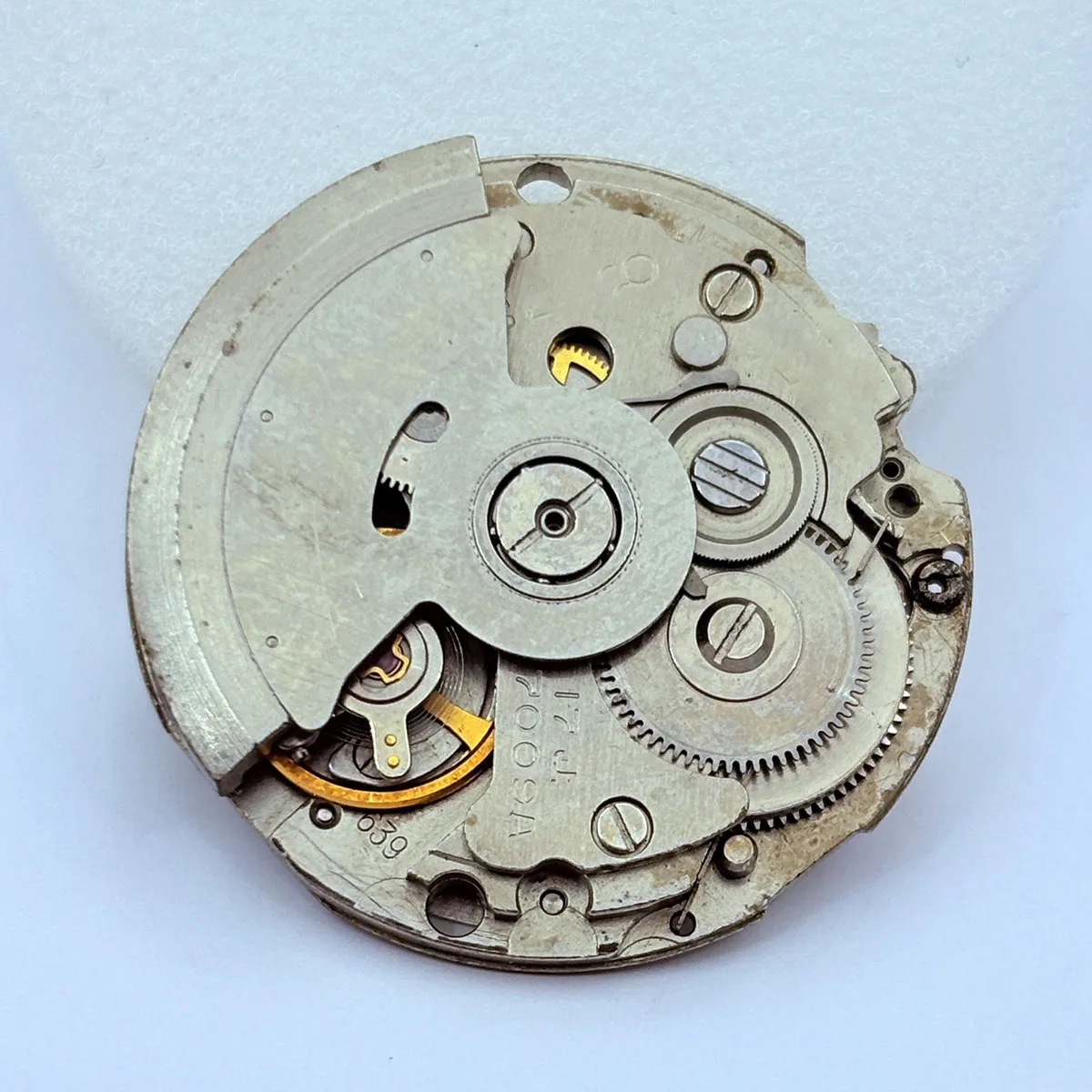 

Аксессуары для часов: механизм 7009A/7009, нерабочий часовой механизм для ремонта часовщиками. Разборка и ремонт.