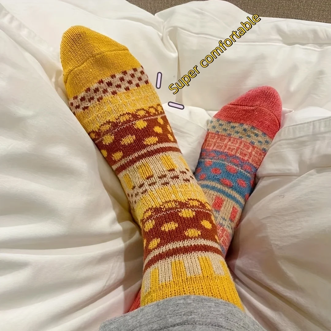 10pcs Wholesale Totem Four Seasons Thickened Men's and Women's Fleece Socks Snow Socks with Multiple Styles Very Comfortable,