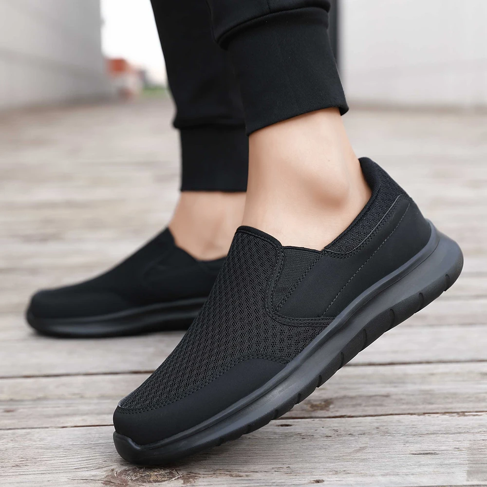 Plus Size Men\'s Breathable Slip On Classic Shoes Comfy Casual Durable Lightweight Walking Shoes