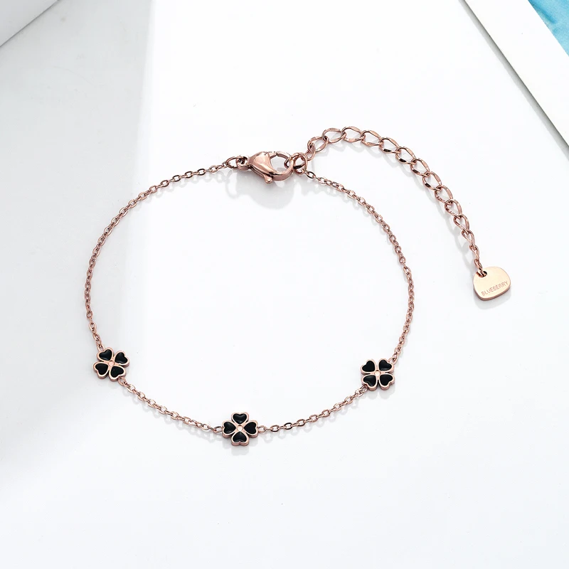 Length 15cm+5cm Exquisite 4 Black Peach Hearts Composition Flower Bracelet For Women Stainless Steel High Quality Jewelry