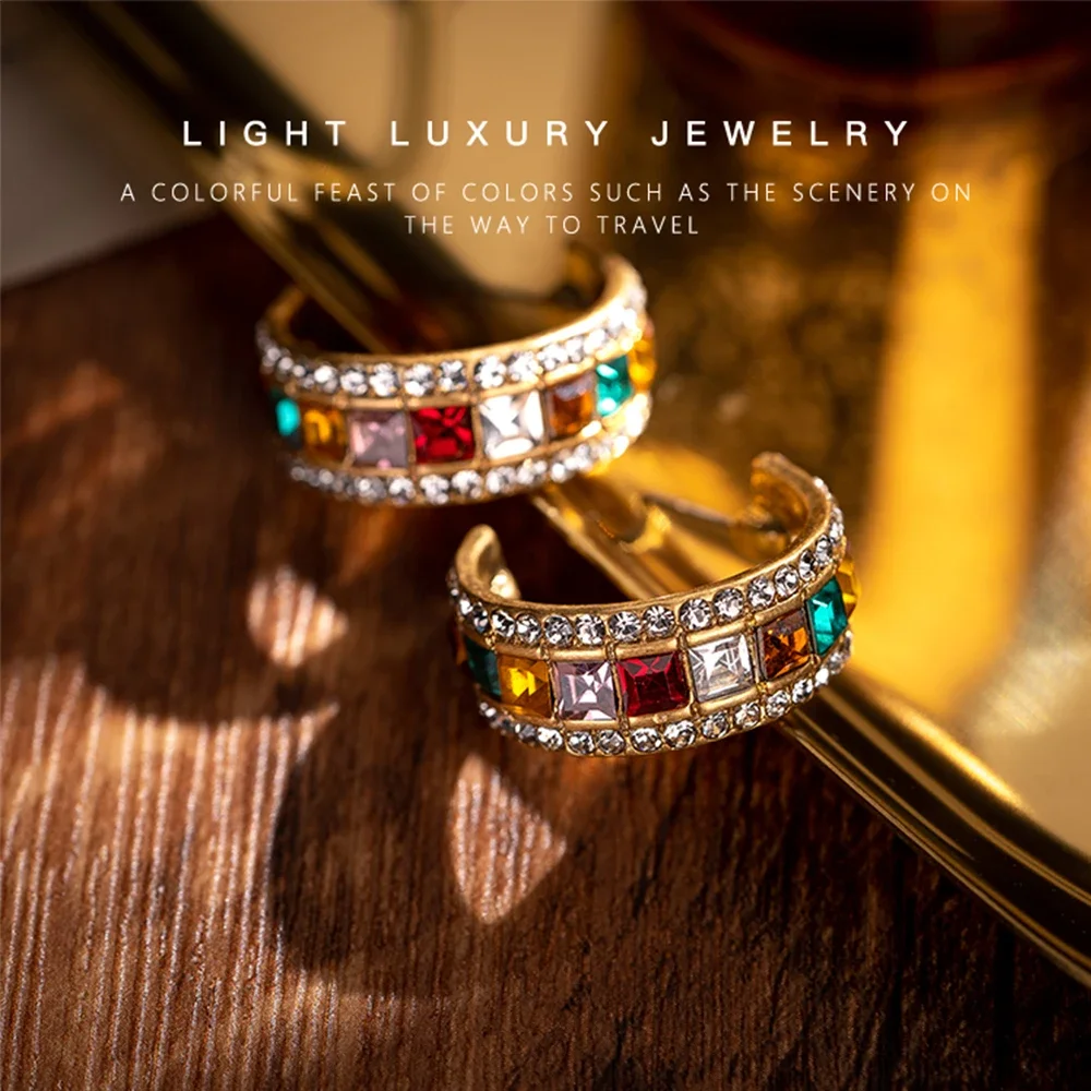 

Glitter CC earrings Luxury Rhinestone Crystal Display Geocircle Huggie Exquisite C-shaped metal Brincos Fashionable