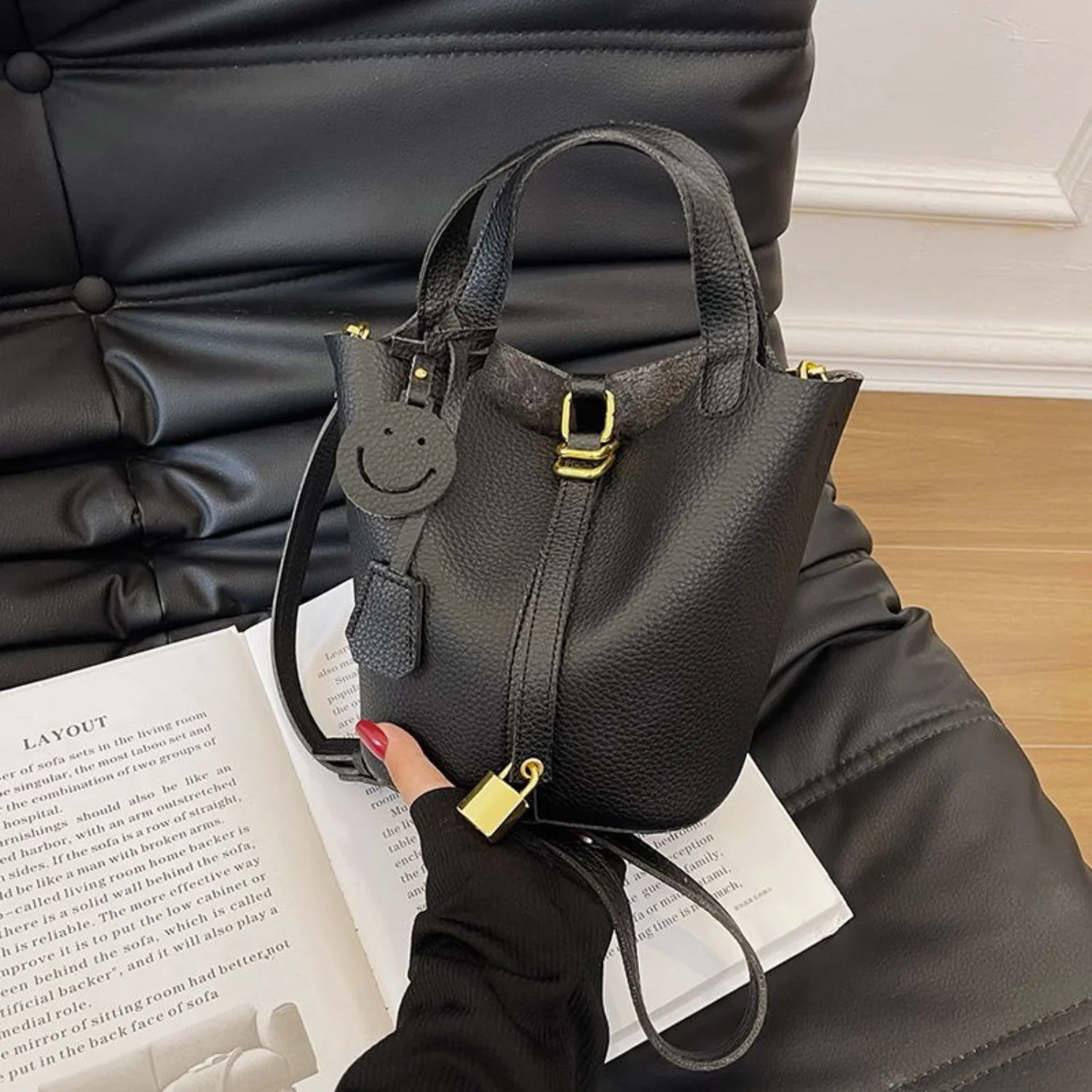 

Elegant Womens PU Leather Bucket Bag: Fashion Shoulder Crossbody for Commute Silver purse Totoro bag Evening clutch Gold