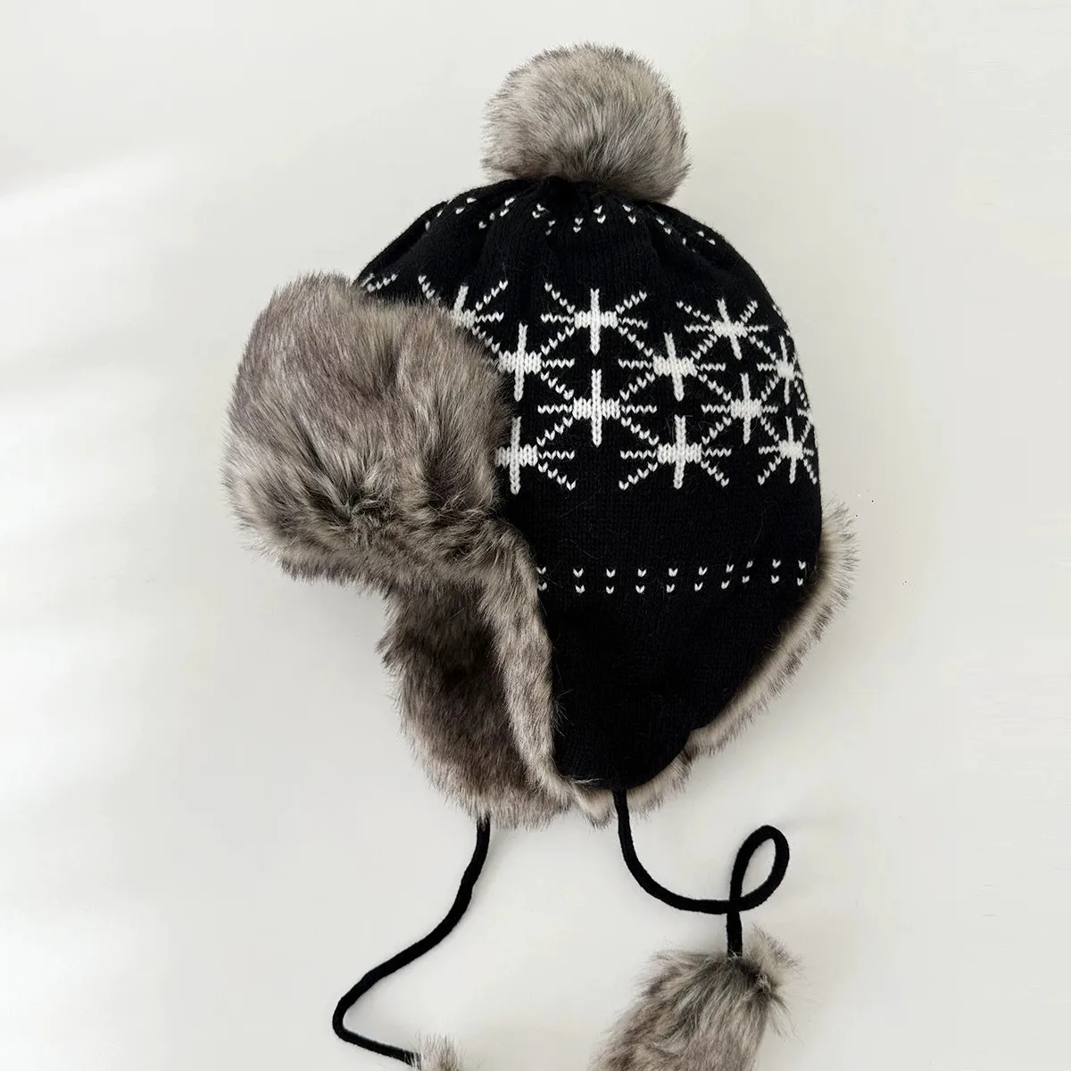 Retro Snowflake Print Jacquard Plush Knitted Skullies for Women Autumn and Winter Warm Thick Lei Feng hat