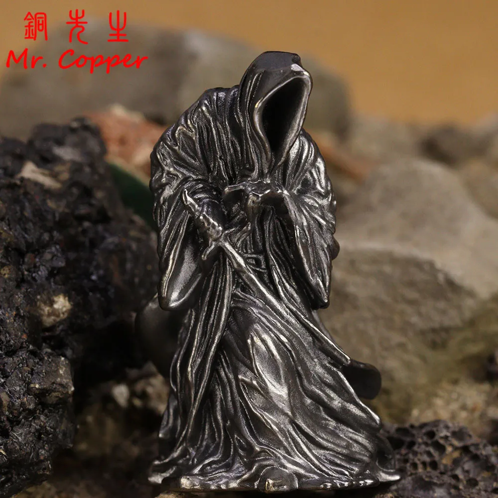 Figuras de Dios de la muerte con capa negra, miniaturas de latón, Grim Reaper, estatua pequeña, adornos de escritorio, decoraciones para el hogar, accesorios artesanales