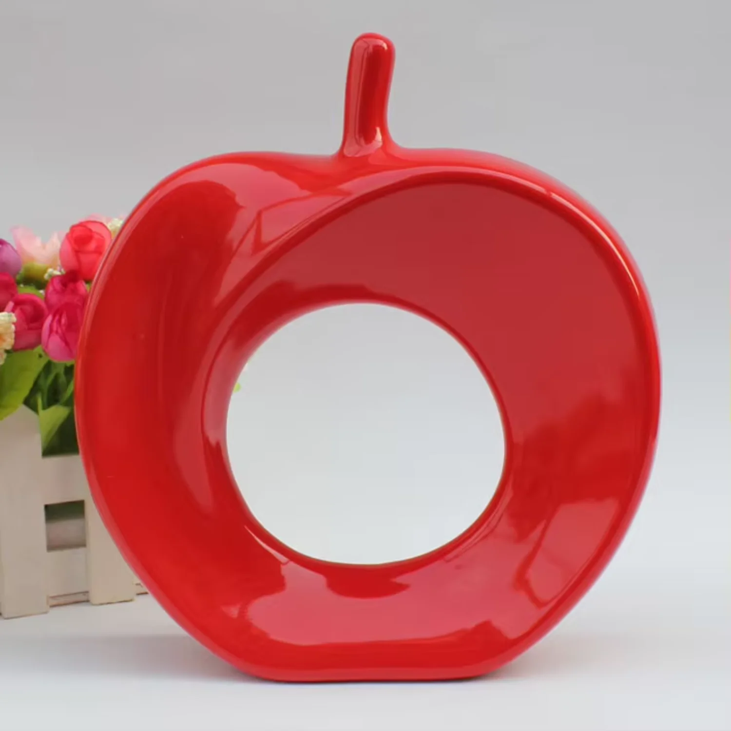 Fashion Modern ceramic  apples figurine  furnishing articles Hollow out  craft  Decor Pottery Decorative Sculpture