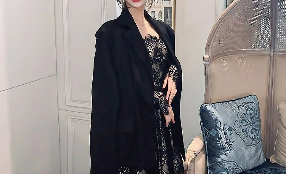 

Spring and Summer New One-word Shoulder Square Collar Black Lace Dress Fashion Age-reducing Dress