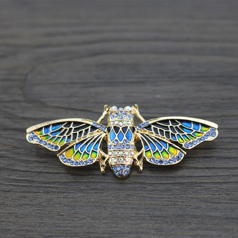 

Punk Style Rhinestone Insect Brooches For Women Vintage Alloy Sweater Coat Pins New Fashion Jewelry 2022