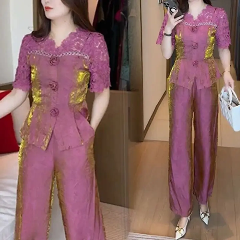 جديد الراقية أزياء المرأة قطعتين مجموعة ضئيلة الخامس الرقبة الدانتيل المرقعة قصيرة الأكمام ضئيلة قميص + أنيقة واسعة الساق السراويل الزي