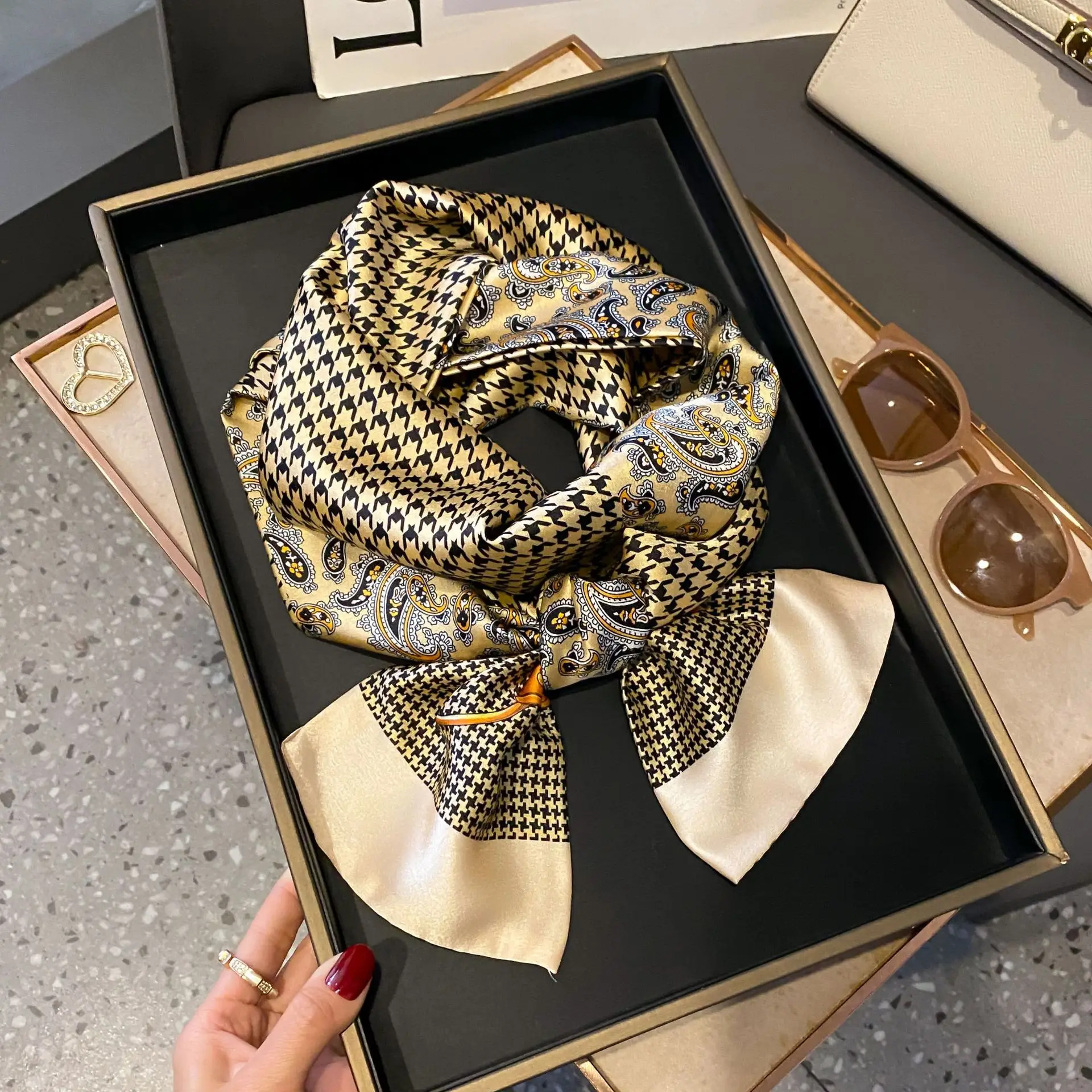 ربيع المرأة الحرير يشعر المطبوعة تصميم وشاح شال الأزياء الفاخرة طويلة ضيقة الأوشحة الحريرية الصغيرة السيدات عقال الحجاب