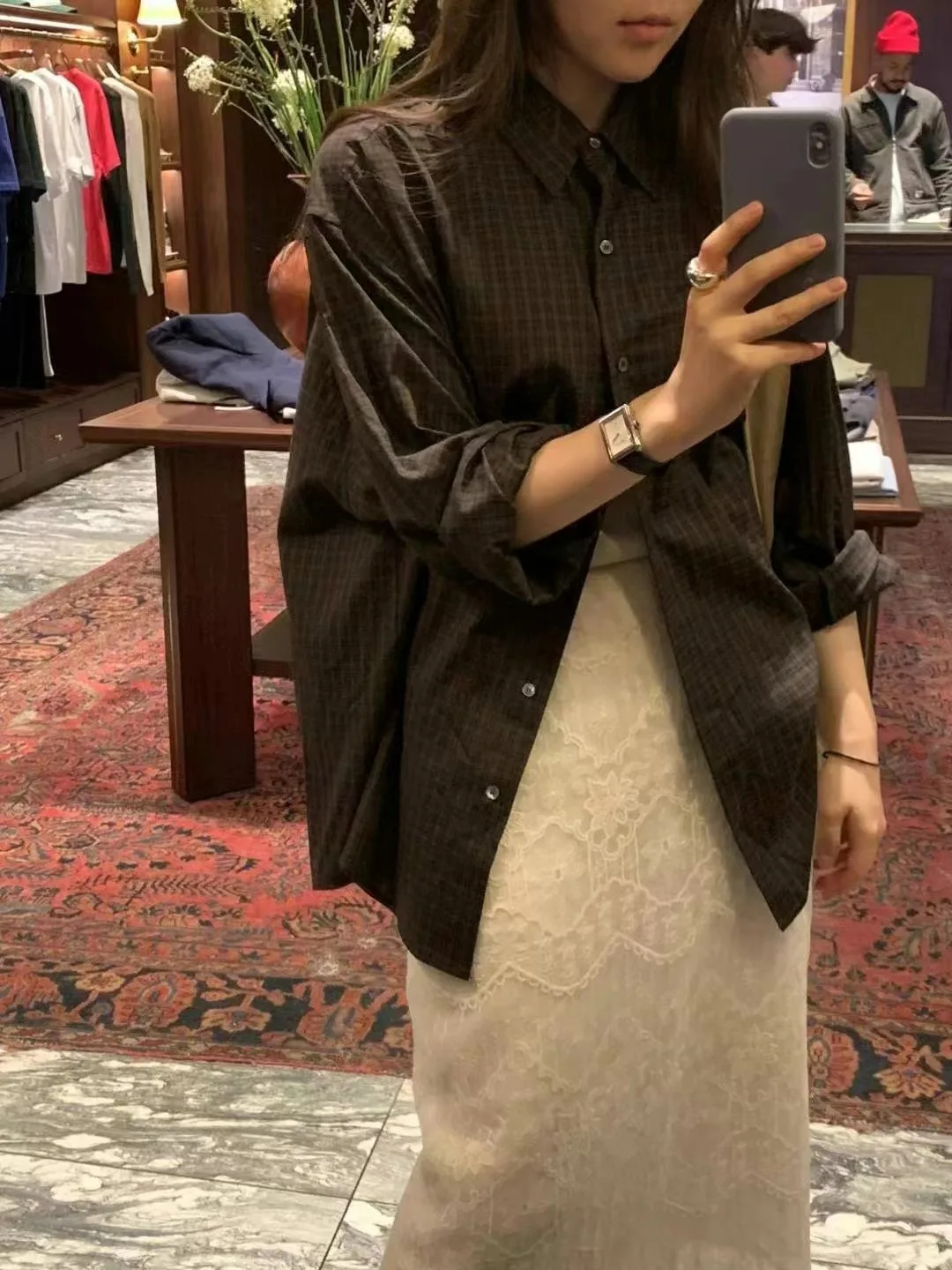 

Повседневная клетчатая длинная све irt женская свободная посадка универсальная парня Sle Dongda Gate OUCE брендовая хлопковая irt для девочек-подростков