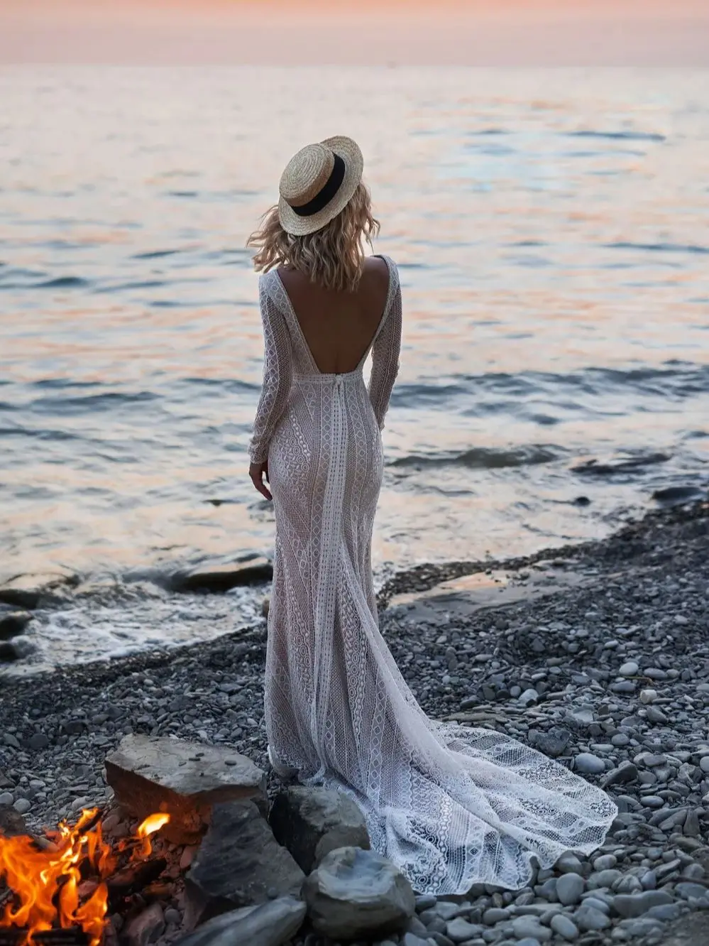 Suknie ślubne w stylu boho z dekoltem w serek, koronkowymi aplikacjami, seksowne suknie ślubne bez pleców, plażowe suknie ślubne typu syrena, suknia ślubna w stylu boho, robe de mariee.