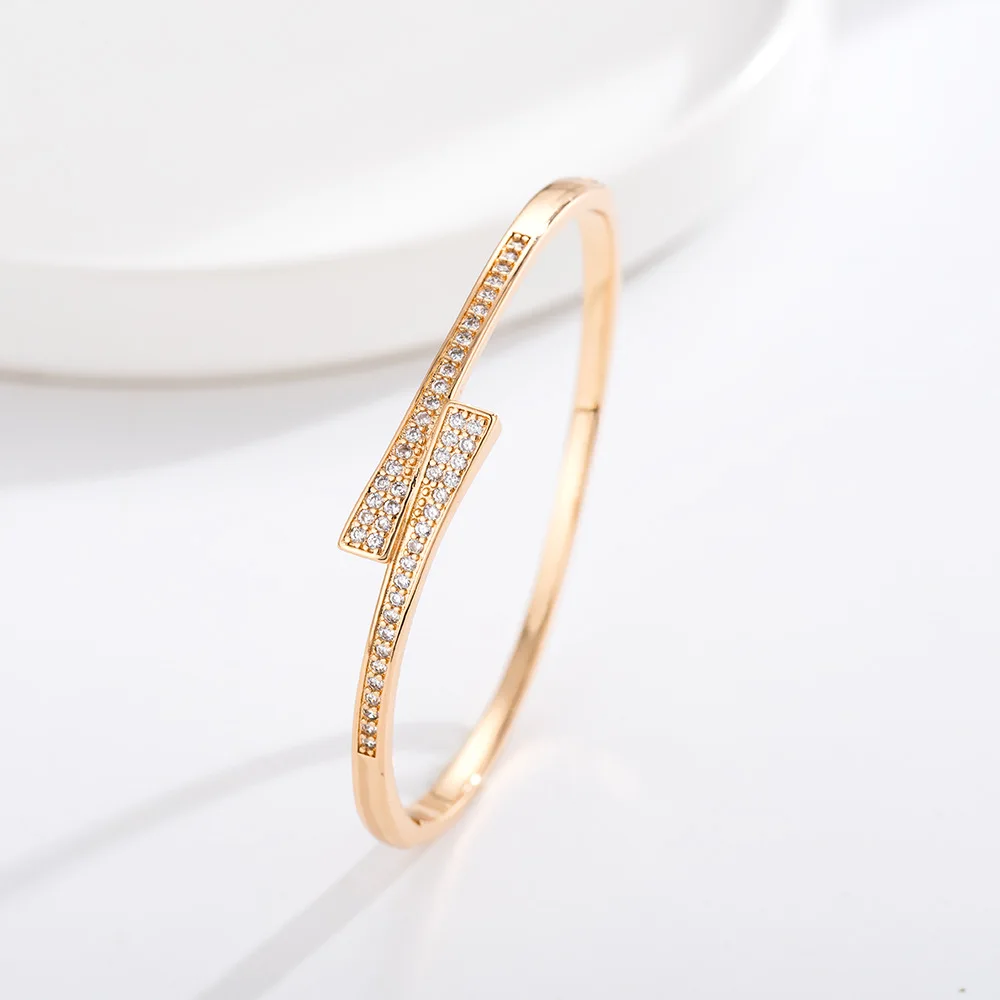 Fashionable Western Cross Bracelet - Micro-Pavé Full-Zircon, Light Luxury Niche High-End Daily Accessory