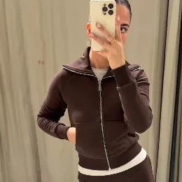 

Женский однотонный комплект с лацканами, тонкие топы с длинными рукавами и карманами на молнии, удобные прямые брюки, новинка 2023 года, осенний женский шикарный спортивный костюм