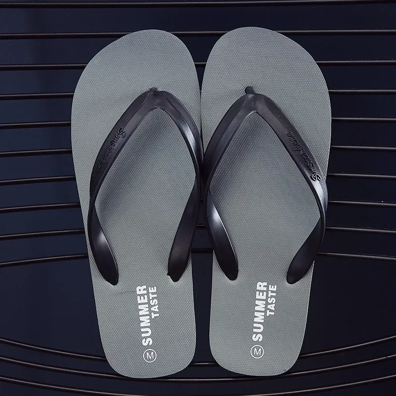 Men's Non-Slip Rubber Flip Flops Comfortable Summer Beach Slippers Lightweight Casual Sandals with Soft Sole for Outdoor Walking