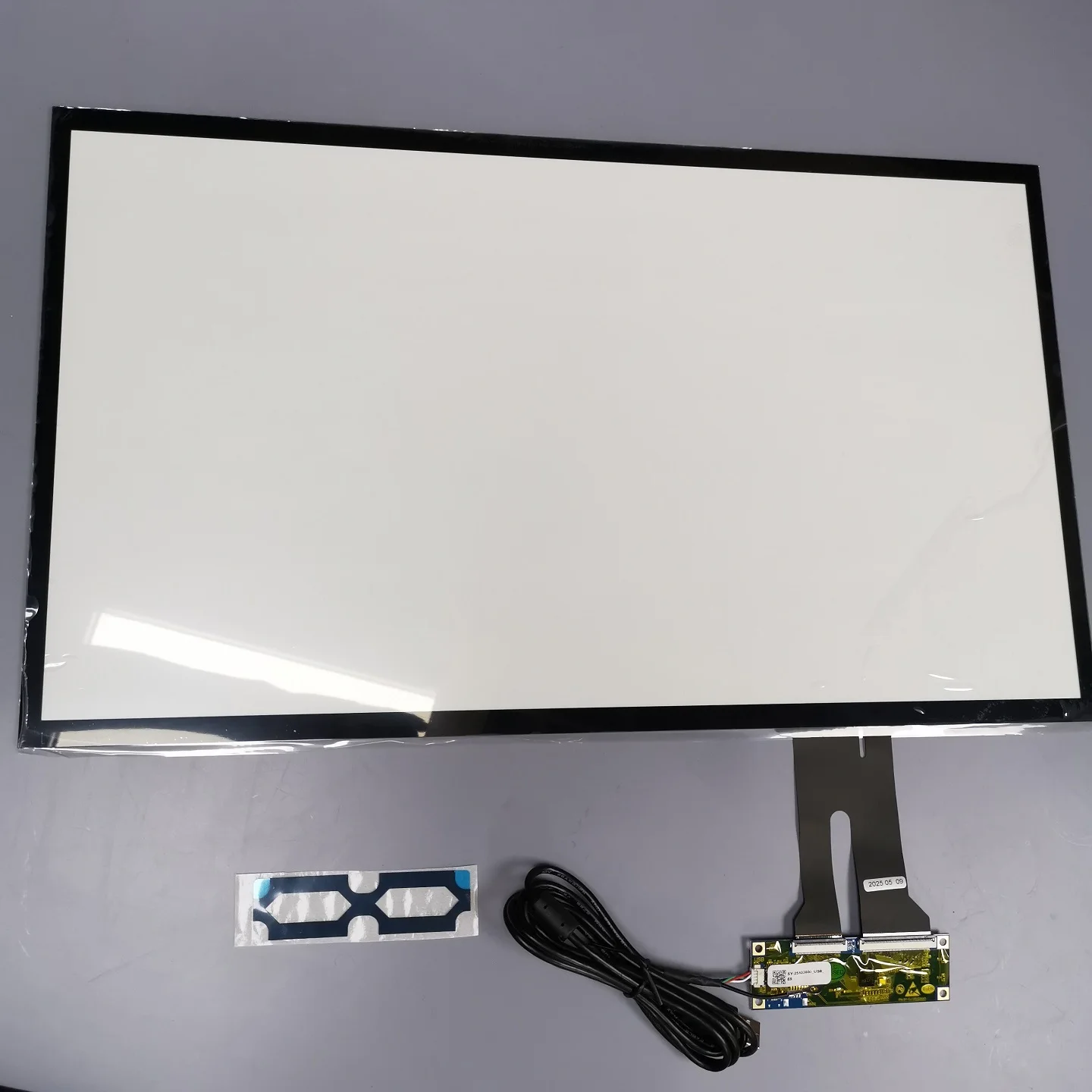 

21.5-inch capacitive touch screen multi-touch is suitable for WIN Raspberry Pi, Android, Hongmeng and other systems, USB plug an