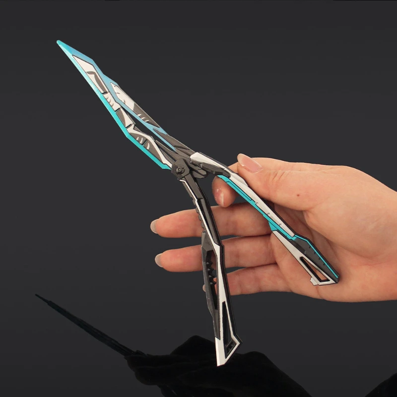 22 cm/8,66 pulgadas a través del juego periférico Blazing Mans cuchillo Glory World Crown cuchillo de entrenamiento espadas de juguete armas de Metal modelo adornos