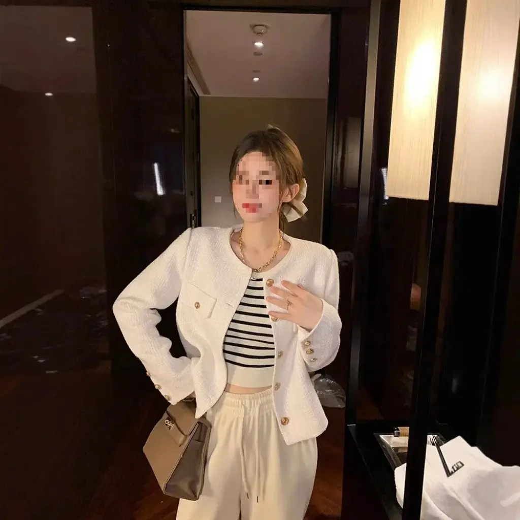 

-Inspired Thickened Winter Coat for Women Short French Style High-End Streetwear Elegant All-Match Top