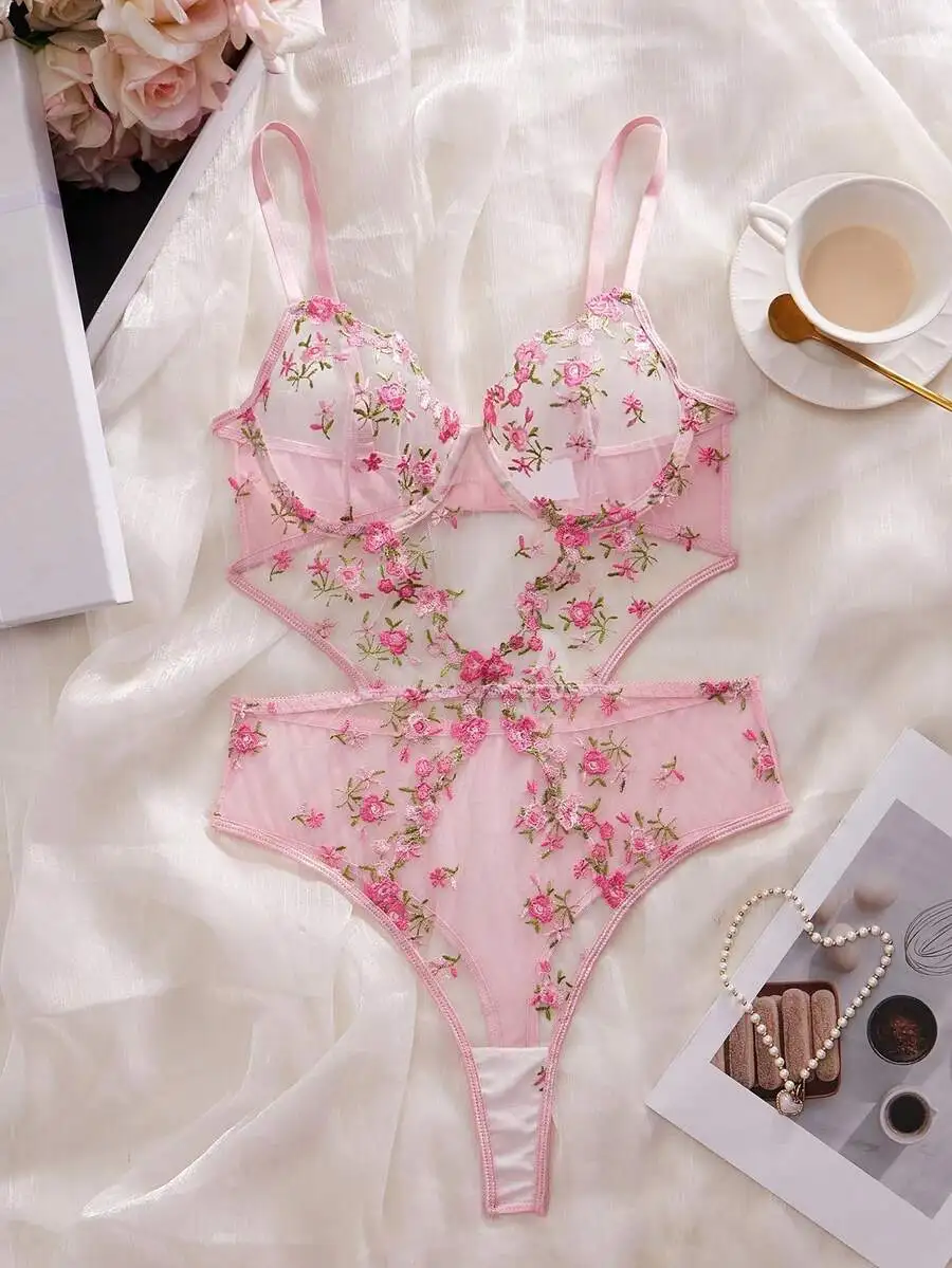 Conjunto de Lencería Transparente con Bordado Floral Rosa, Tirantes Ajustables y Sujetador con Aro