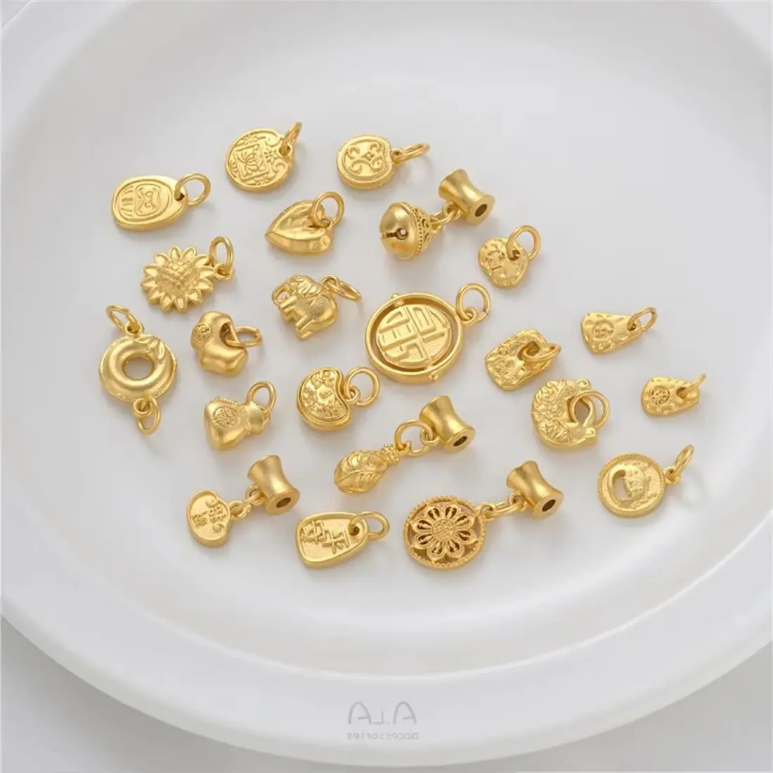 Sand Gold Irregular Special-Shaped Fu Brand, Money Bag, Baby Elephant, Bell, Cartoon Zodiac Dragon Pendant DIY D051