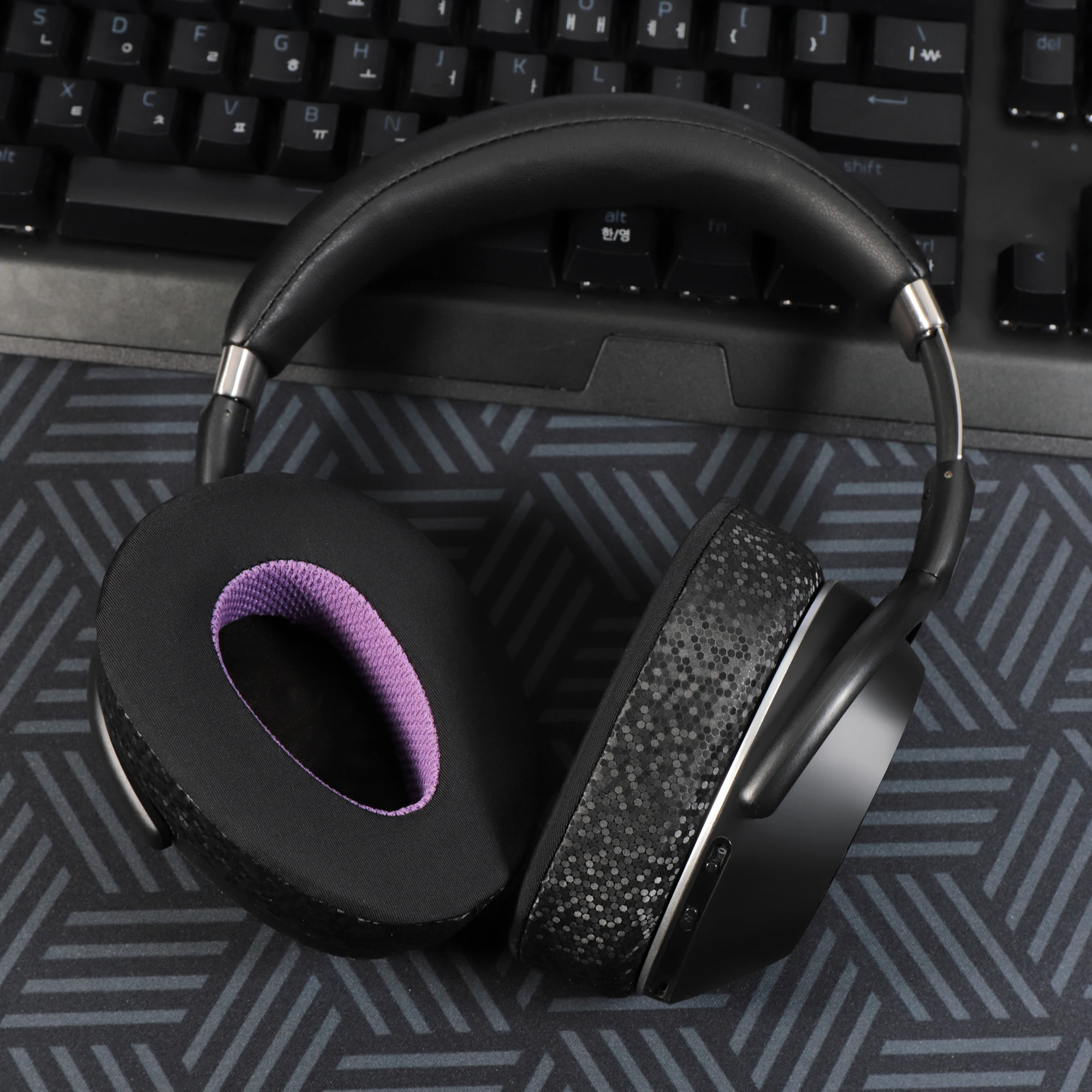 YAYINCC Ersatz-Ohrpolster aus atmungsaktivem Mesh-Gewebe / Memory-Schaum-Kissen für Sennheiser PXC550 PXC480 MB660 UC Kopfhörer – Detail 3