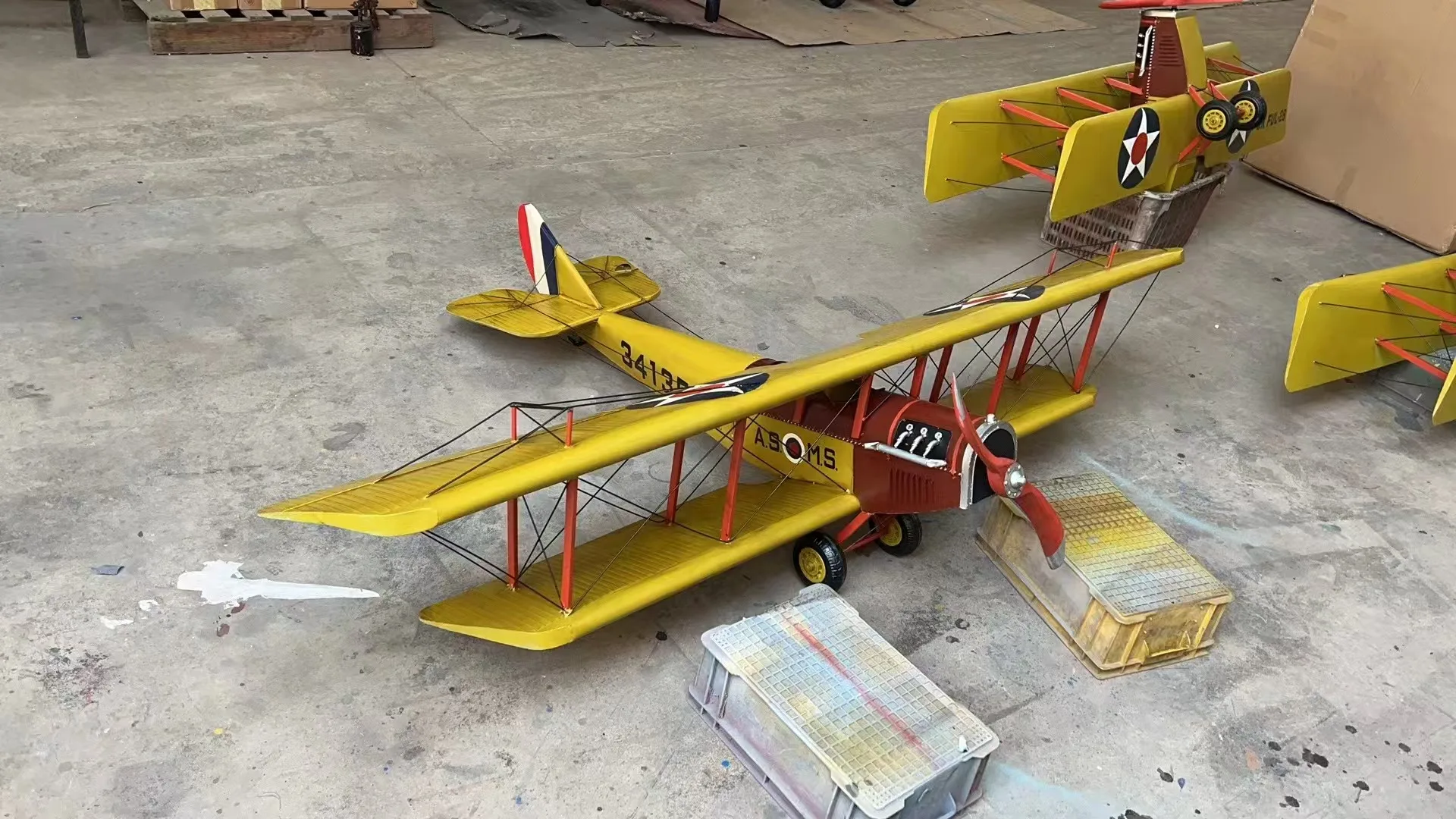 Wholesale Customize Large Life Size Classic Airplane Model decorative Metal Model Plane indoor Outdoor Decoration Model