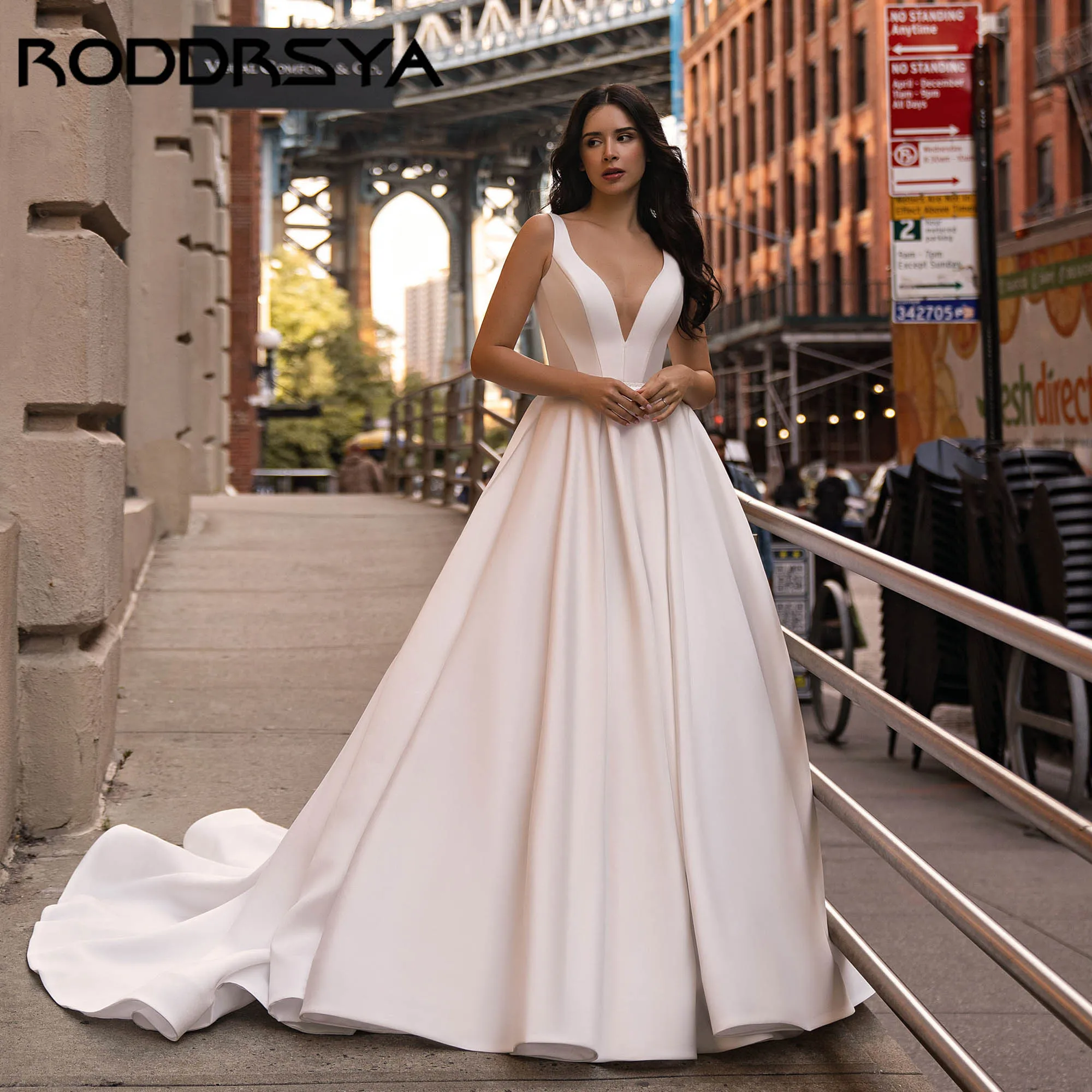 

RODDRSYA Deep V-neck Sleeveless Satin Wedding Dress A-line Backless Appliques Bride Gown Wide Straps vestido de novia Customized