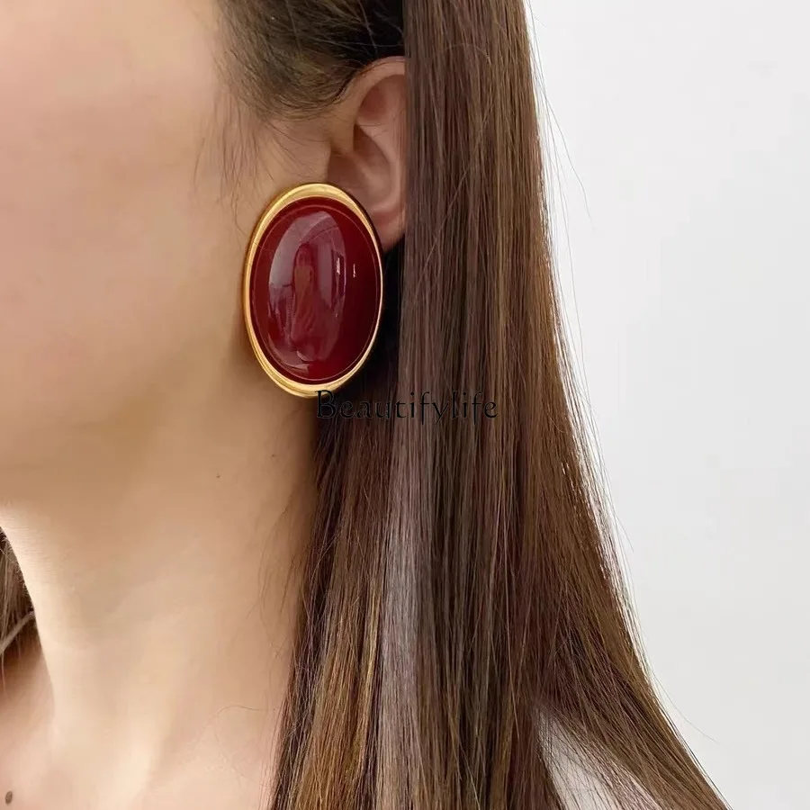 

European and American light luxury retro premium sense burgundy resin oval earrings