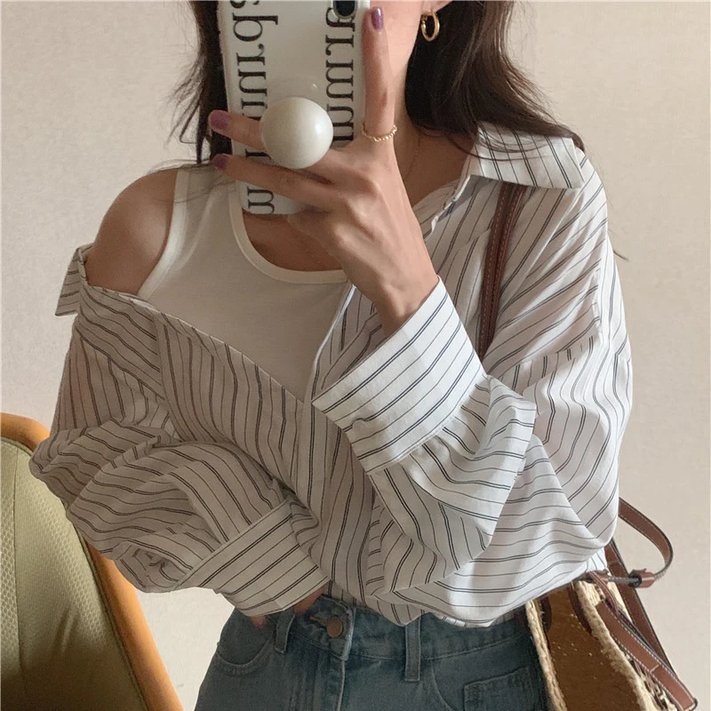 Csa Fena de Manga Longa Estilo Coreano com Design de Ombro Descoberto, Gola , Botões, Ajuste Solto e Padrão t