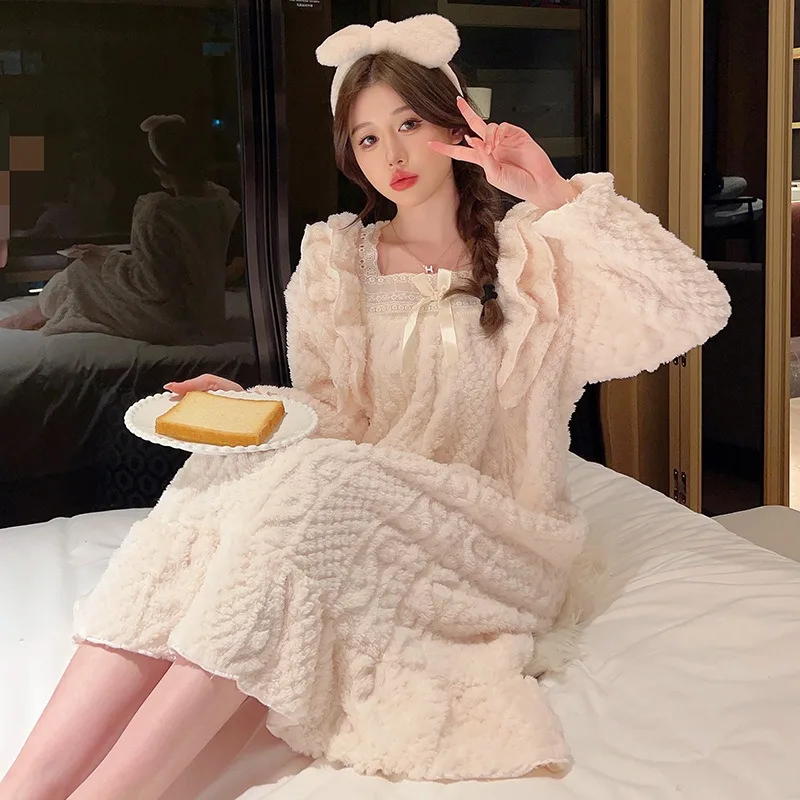 5XL Large SIze Winter Flannel Nightgown Women\'s  Plush Pajamas Sweet Princess Style Long-sleeved Midi Home Sleep Dress Outwear