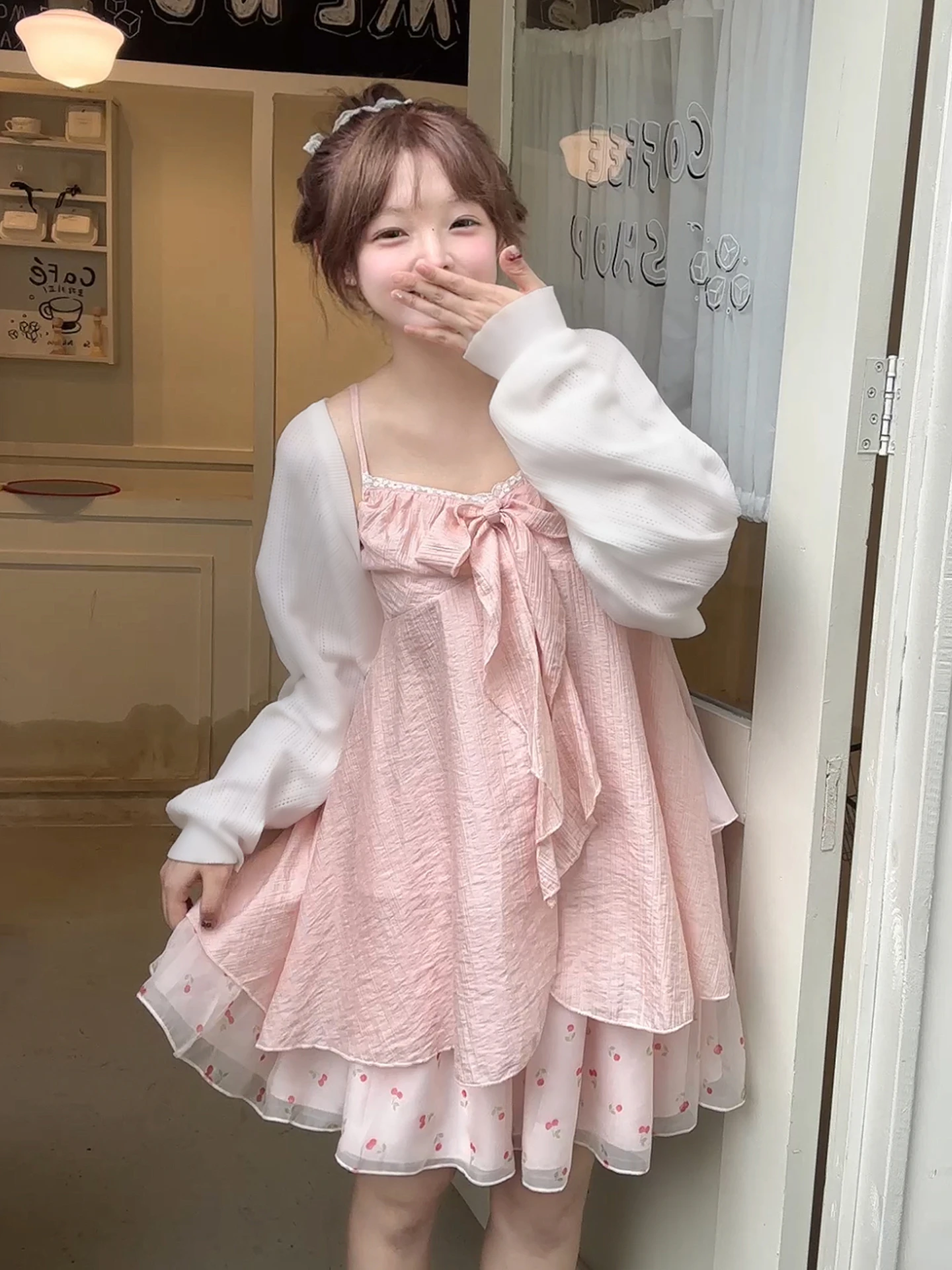 

Нежно-розовый комплект из платья и короткой юбки для женщин: красивый модный весенний наряд, повседневный комплект из двух предметов с V-образным вырезом и длинными рукавами