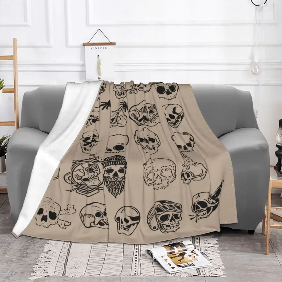 Skull Retro Blankets Flannel Decoration Curiosities Bone Halloween Lightweight Throw Blankets for Bed Couch Plush Thin Quilt