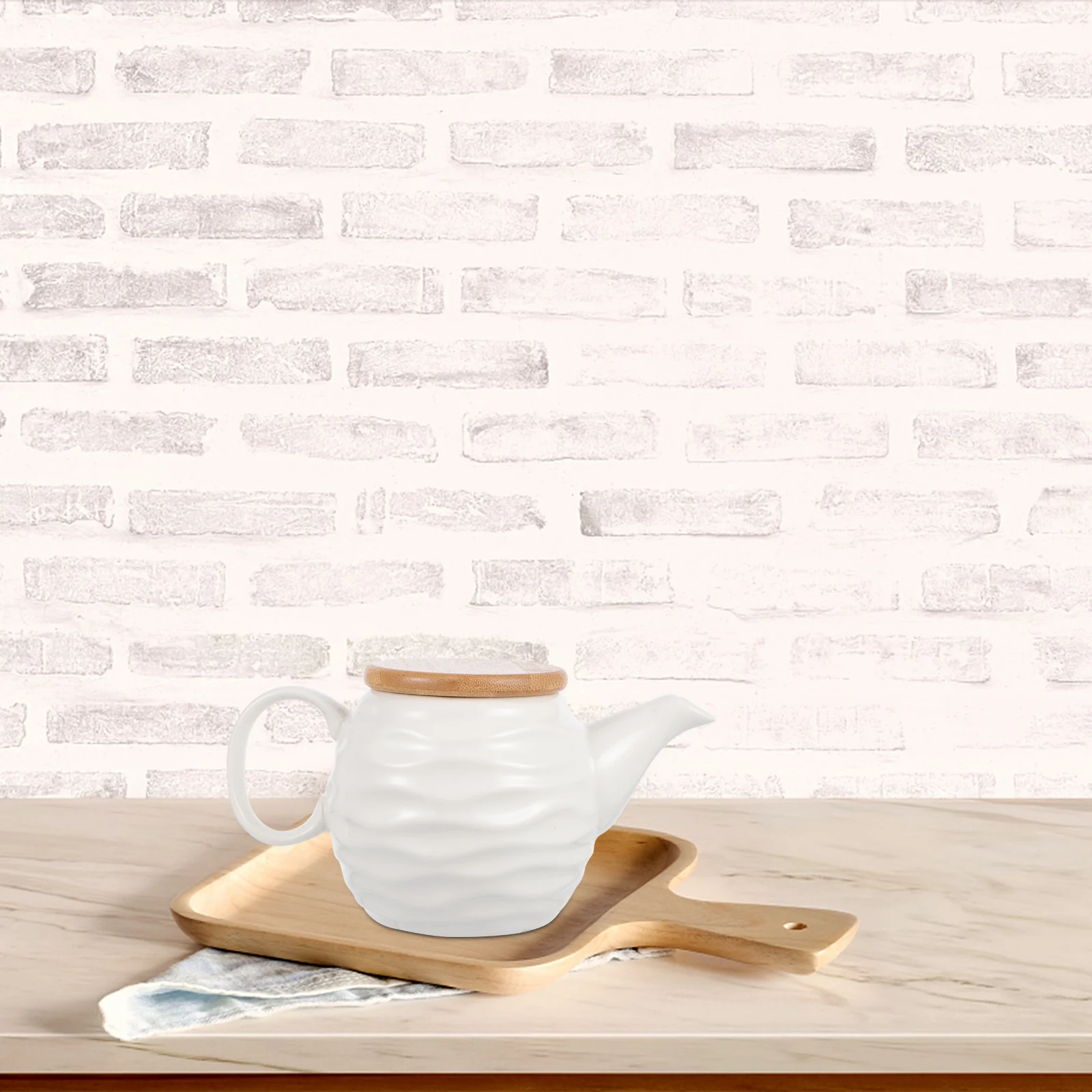

1pc Ceramic Serving Jug Sauce Pitcher Restaurant Condiment Bowl Premium Multi Purpose Oil Pot Bamboo Lid Vinegar Bottle