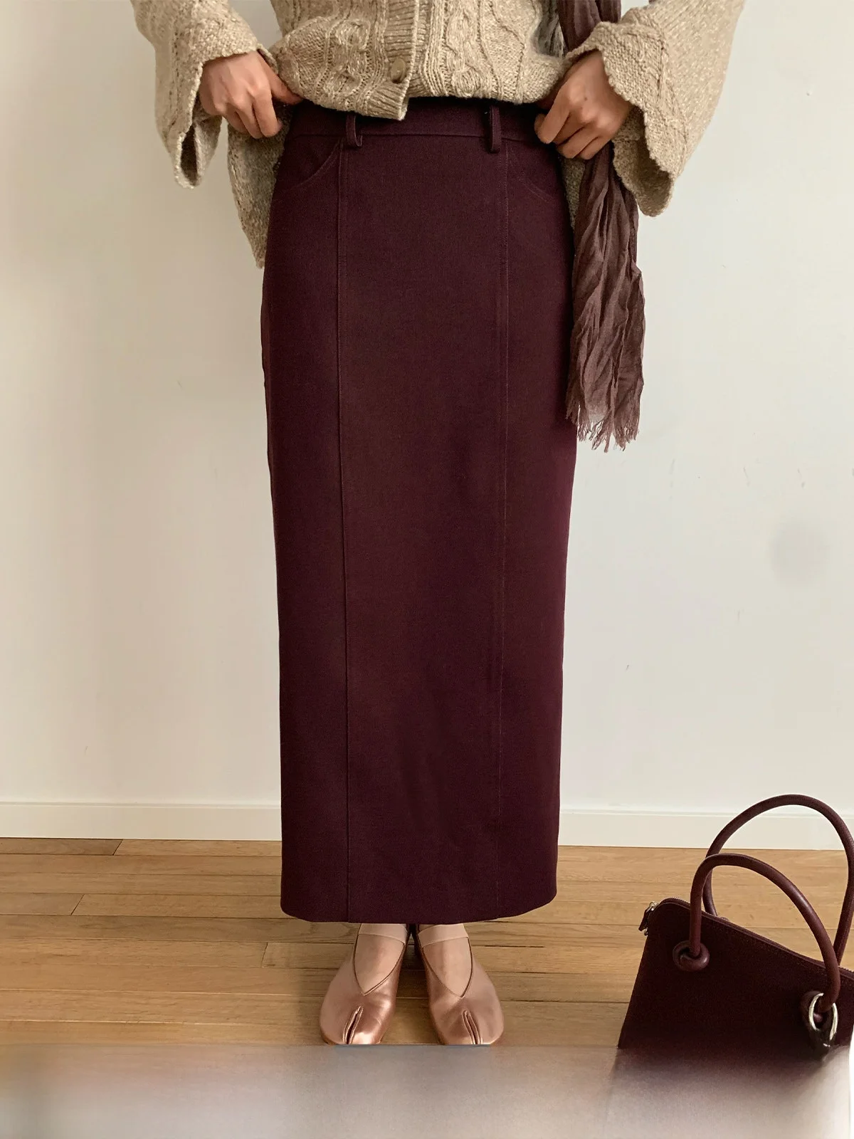 

Dorydory Straight Cut Versatile Angora Red Midi Skirt Bodycon Skirt 2024 New Style Polyester Viscose Spandex Blend Material