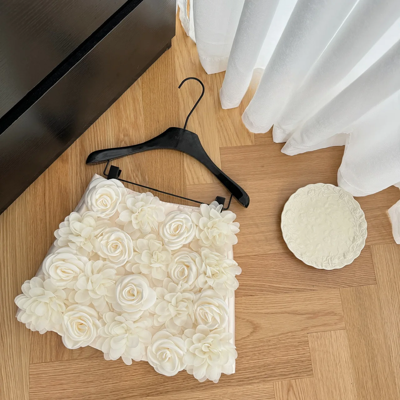 

Элегантная женская бежевая мини-юбка с высокой талией и 3D цветочной аппликацией, полуюбки трапециевидной формы, весна-лето, женские универсальные праздничные наряды