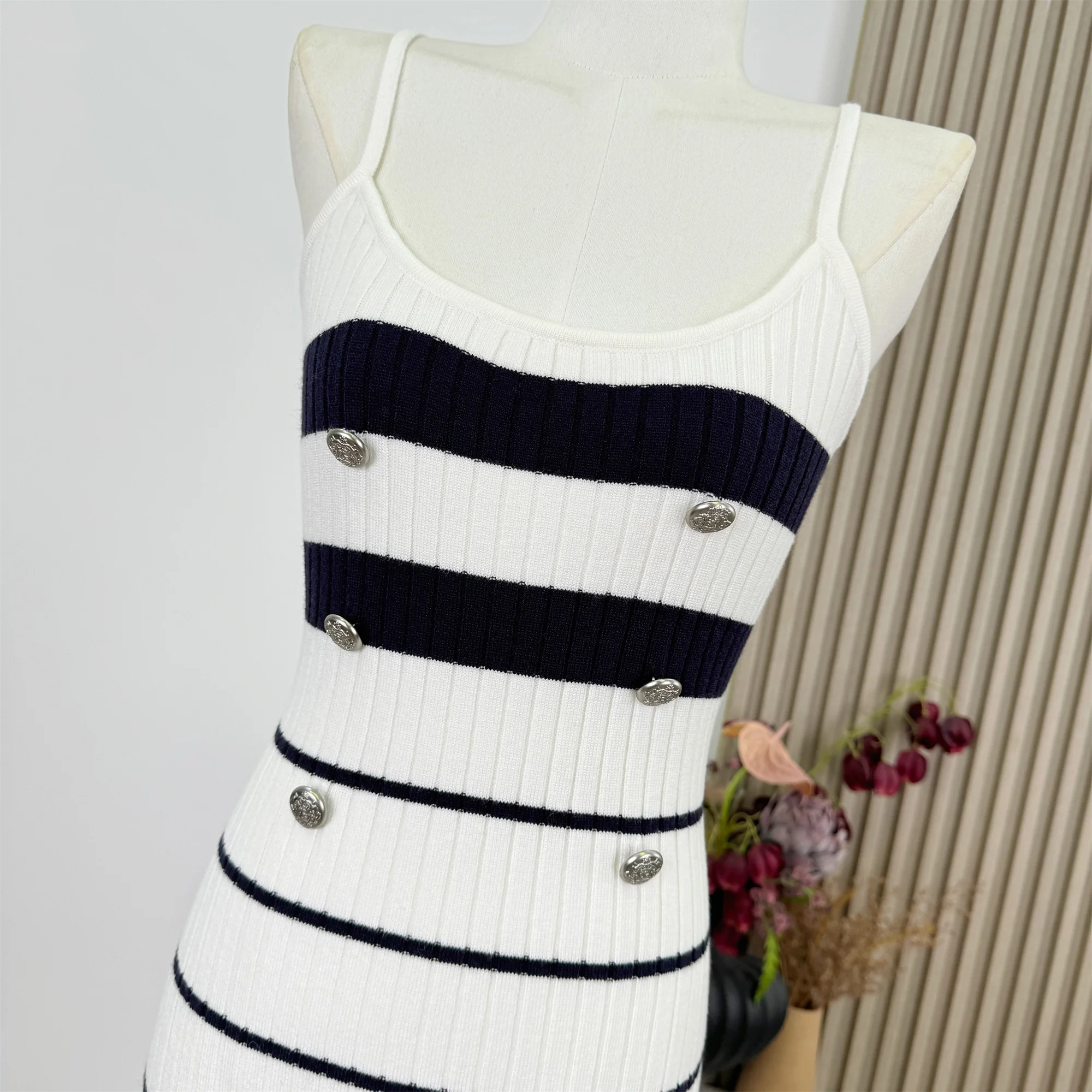 À la mode Sexy rayé Tube couleur bloc robe tricotée femmes taille haute Polyester matériel sans manches moulante robes C52