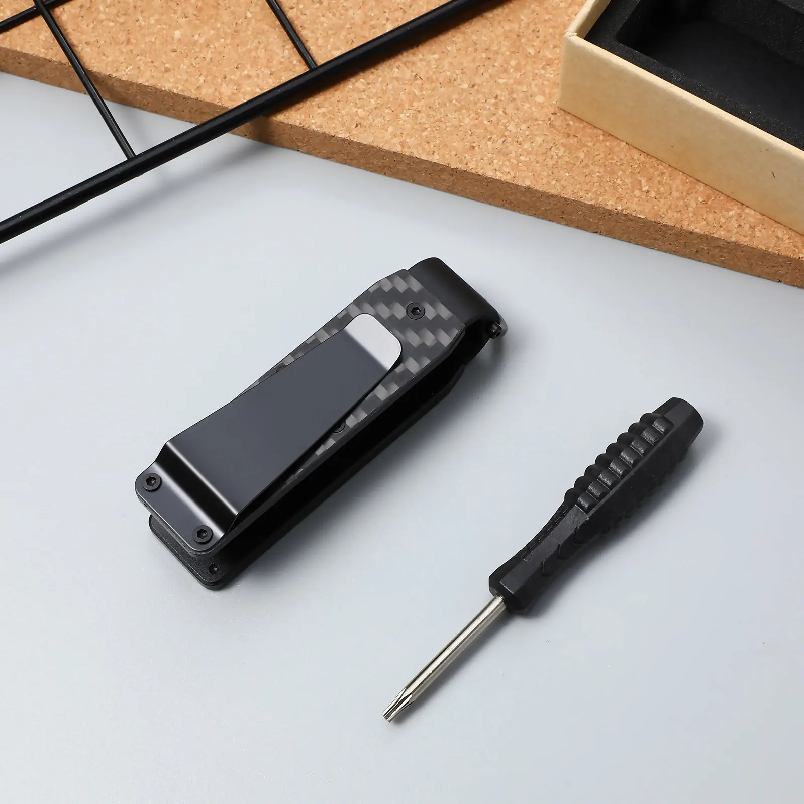 Keychain Key Organizer Metal Multi-Functional Key Holder for Car Keys Access Cards Portable Stylish Keychain