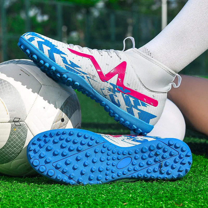 Oryginalne buty piłkarskie na murawę Moda męska Różowe męskie buty piłkarskie Outdoor Antypoślizgowe wysokie trampki do futsalu Man botas de futbol