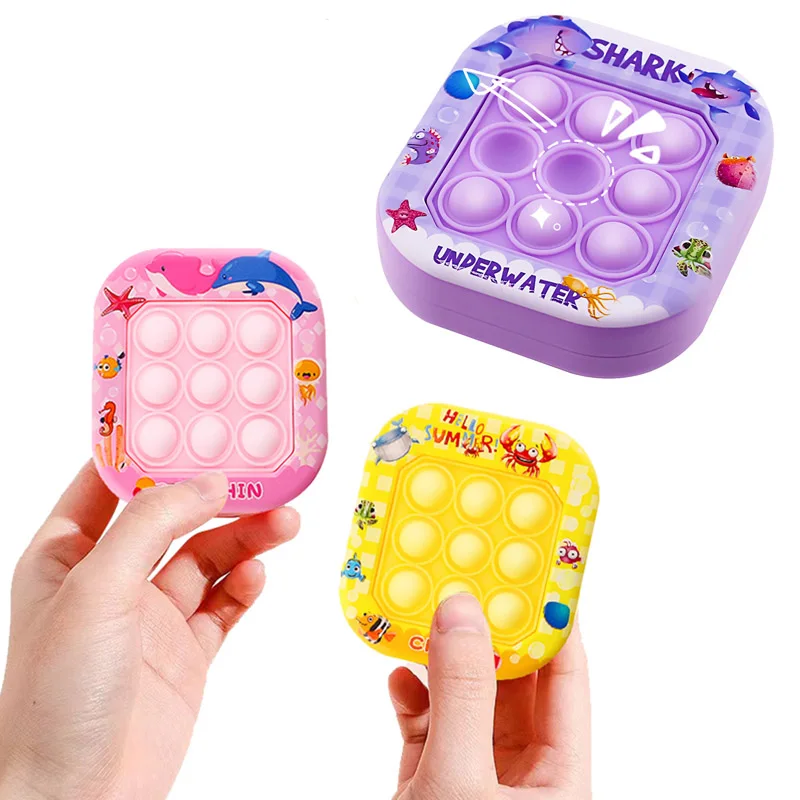 2PCS Speed Push Game Keychain Console Backpack Charm Sensory Stress Relief Toys ADHD Anxiety Calm Down Students Prizes Gifts