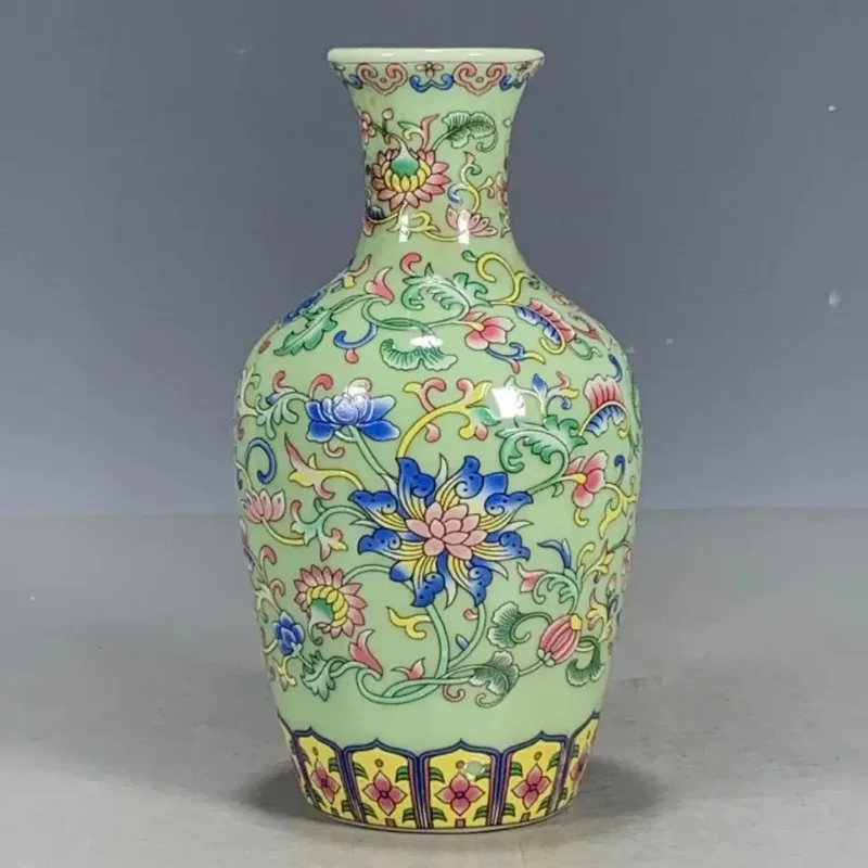 Chinese Green Famille Rose Porcelain Qing Qianlong Lotus Pattern Vase 5.78 inch