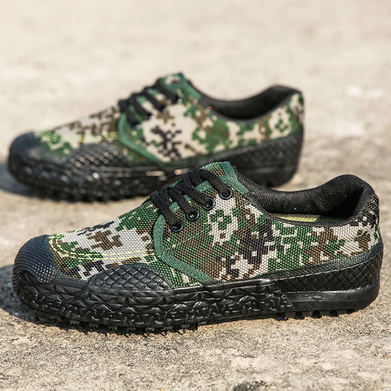 

Men's low-top sneakers Sports large size Male Camouflage canvas shoes trendy shoes Men casual running shoes Sizes 38-44