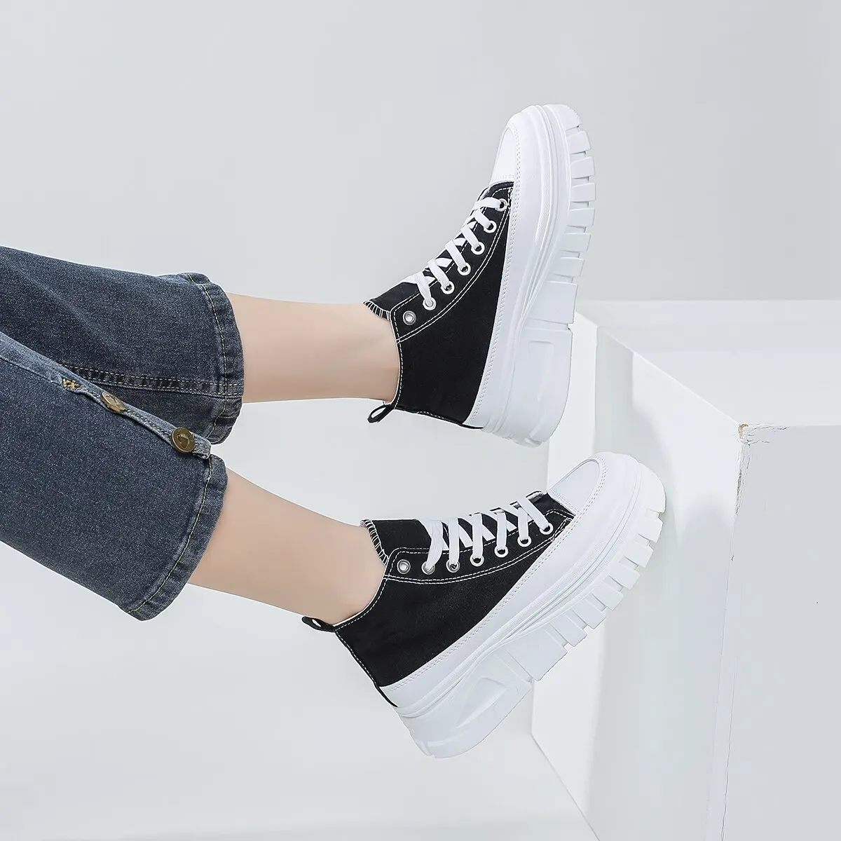 Women Lace-Up Front High Top Flatform Canvas Shoes Fashion Casual Comfortable Height Increasing Sneakers