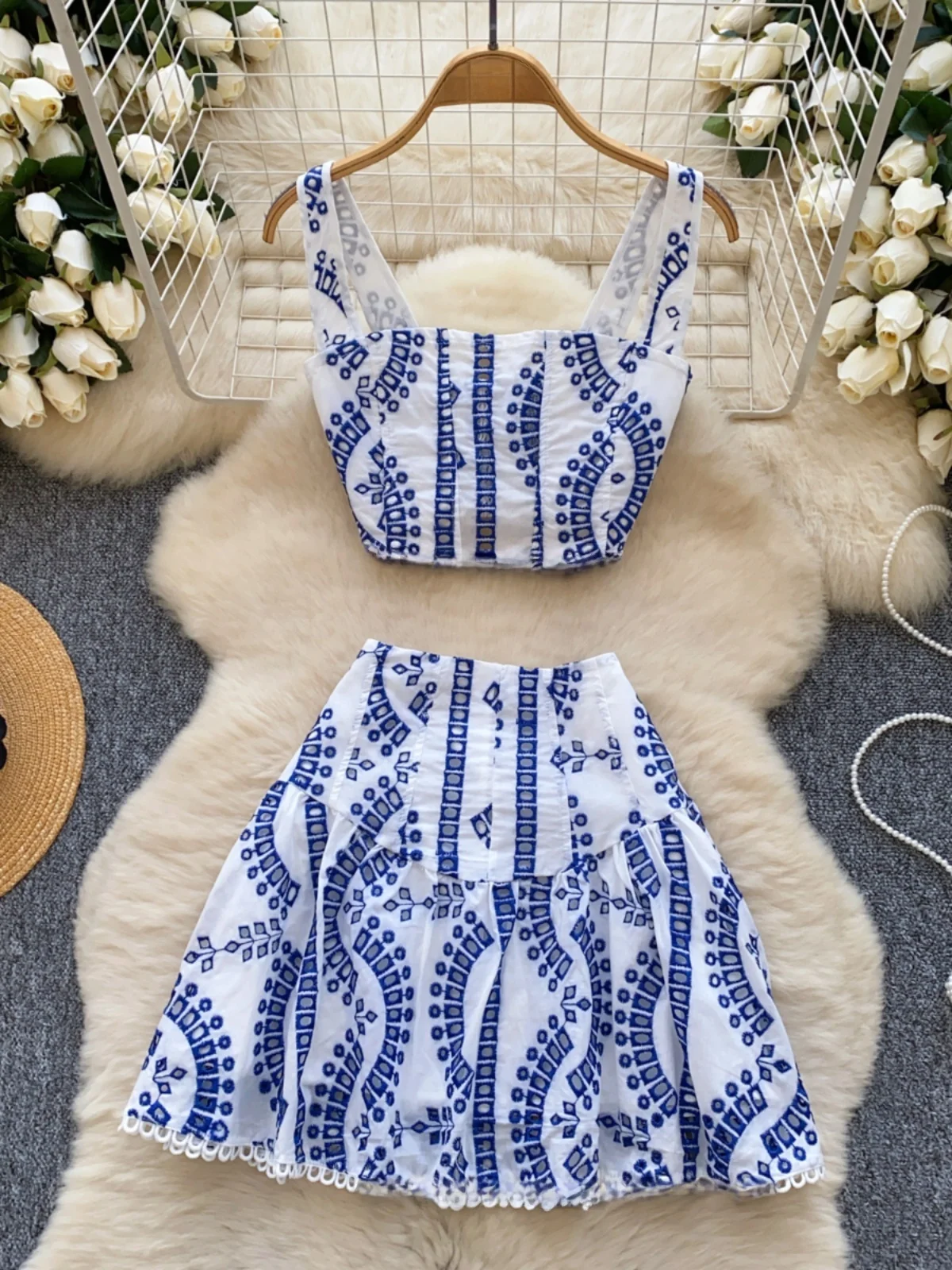 

Spicy Girl Embroidered Design Small Size Set Women's Strapl Bustier Top + High Waist Slimming Skirt Faionable Ensemble