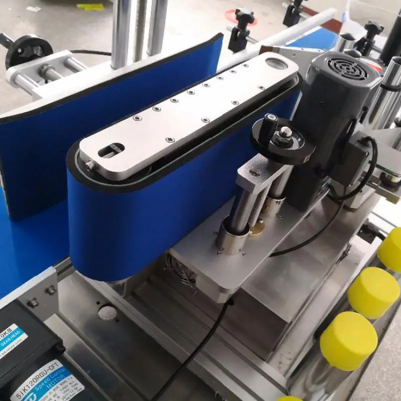 Table Fully Automatic Round Bottle Labelling Machine Deskatop Type Labeller Plastic Can Glass Wine Bottle Labeling Full Auto