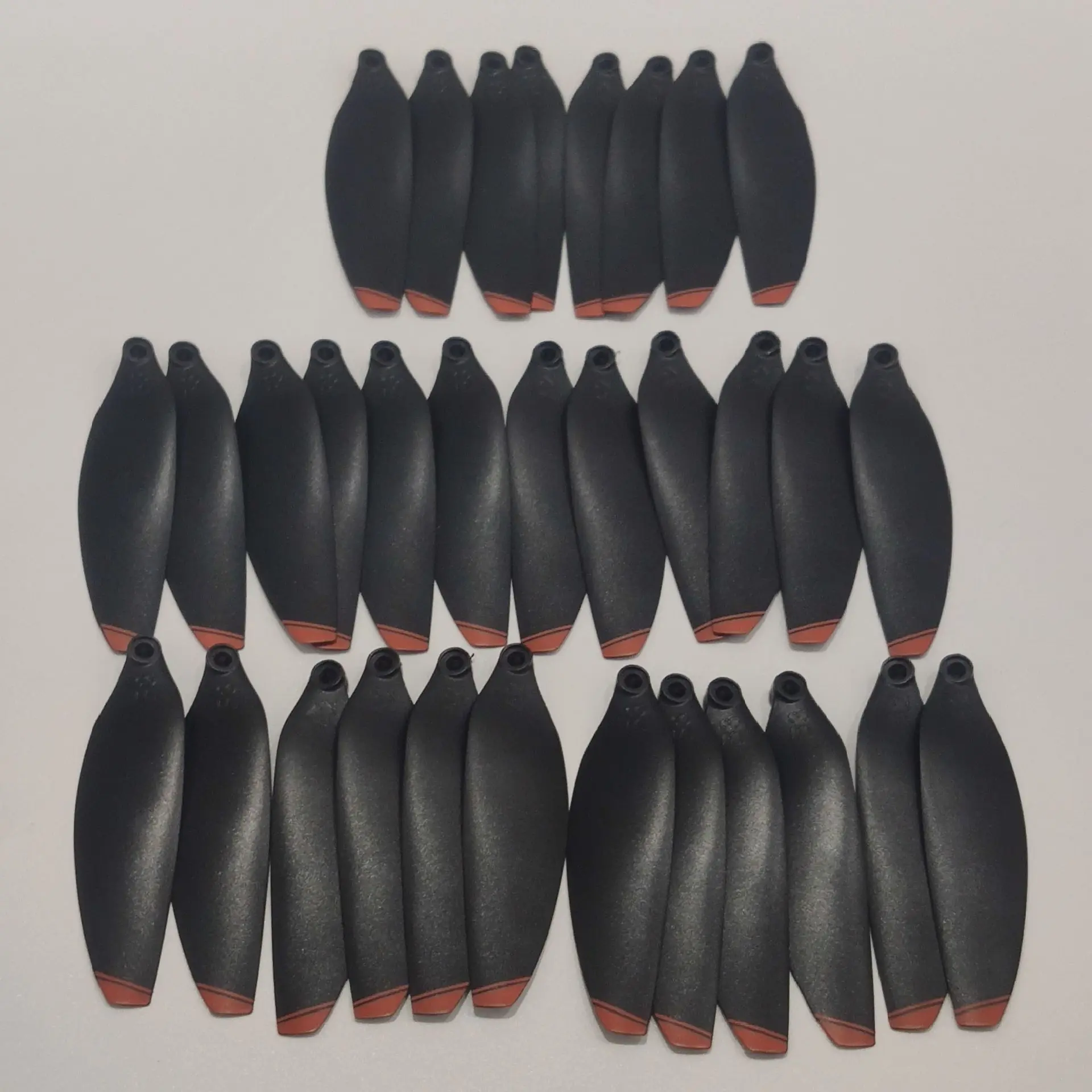 

RG608 Pro Drone RG608PRO Foldable Brushless Motor RC Quadcopter CW CCW Propeller 32PCS Maple Leaf Propeller Blades Props Wing