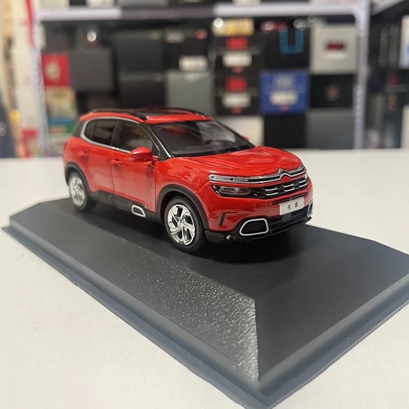 

1:43 Scale Citroen C5 AIRCROSS SUV Alloy Car Model Collection Ornaments