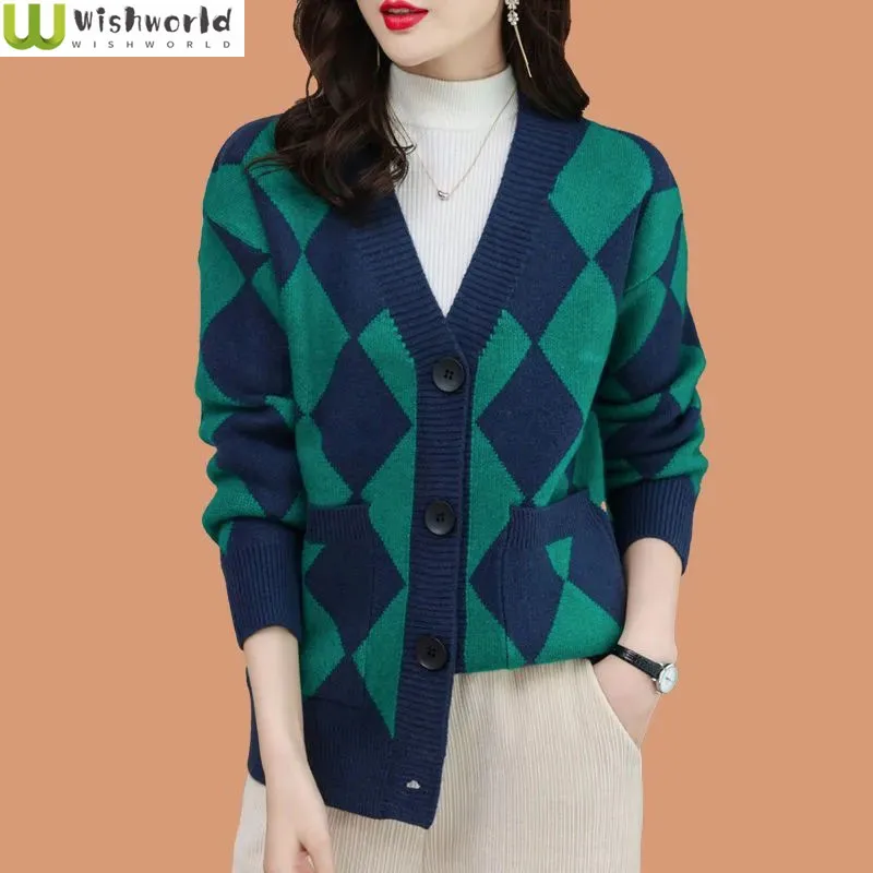 Sweater Coat Cardigan Women's Spring and Autumn 2023 New Korean V-neck Large Green Checkerboard Knitwear Trend