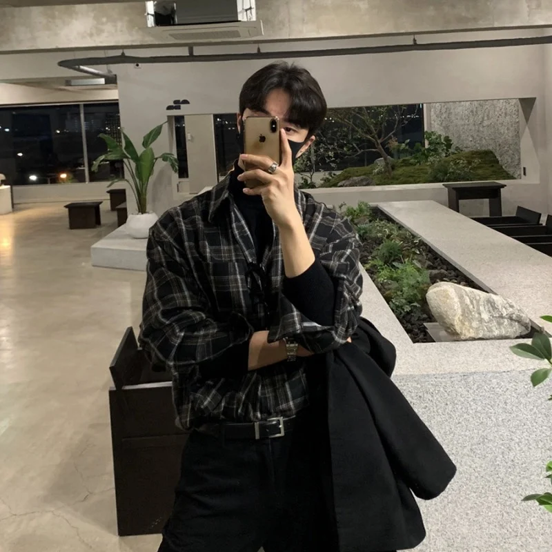 Korean Plaid Shirt Men Oversized Fashion Retro Casual Shirt Men Streetwear Loose Long Sleeved Shirt Mens Black Vintage Shirts